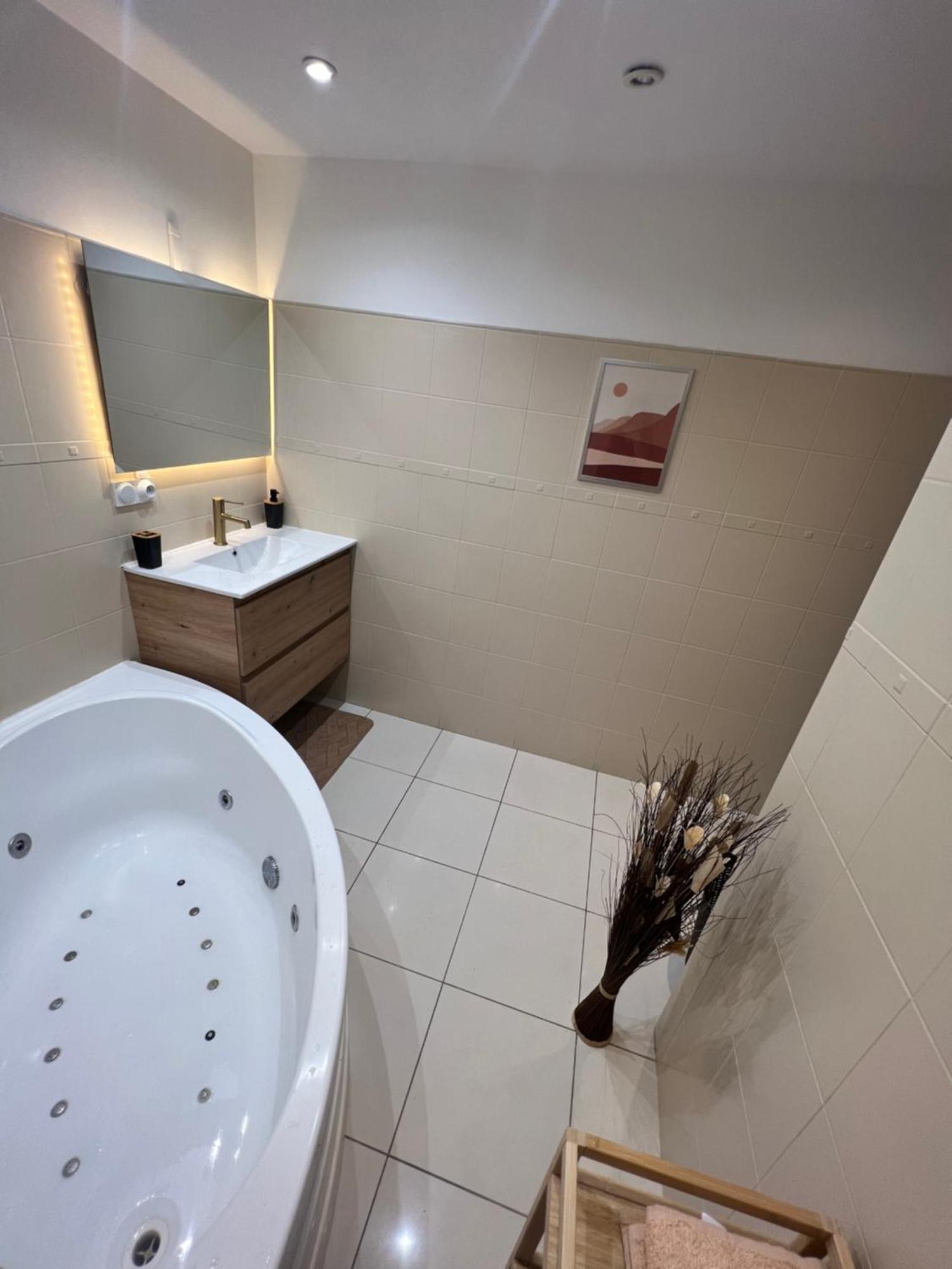 Appartement Pres De Paris, Disney & Cdg Tremblay-en-France Kültér fotó